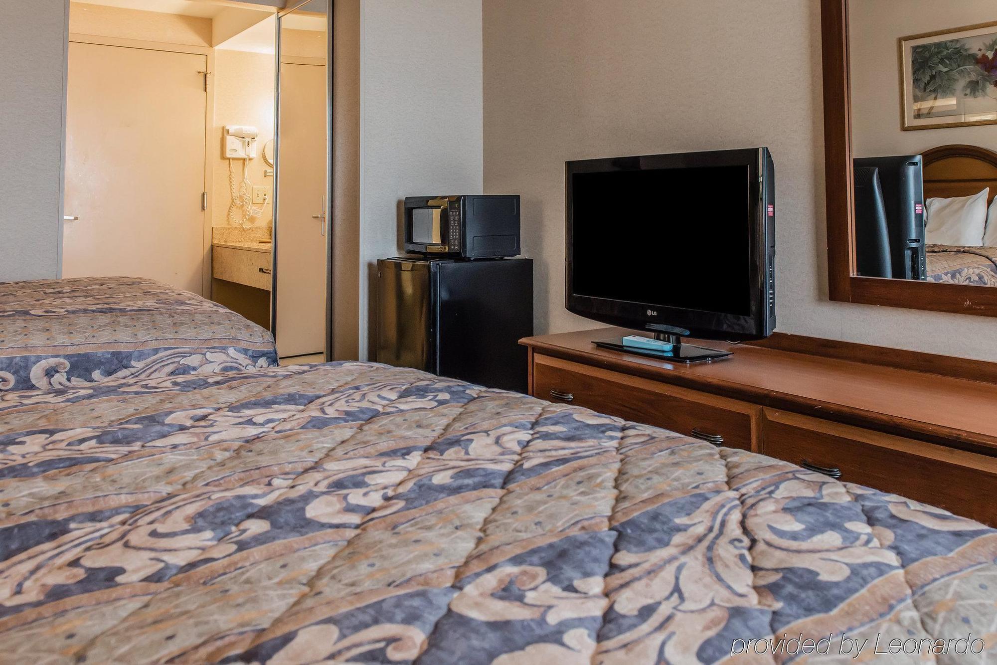 & Hotel 2*
